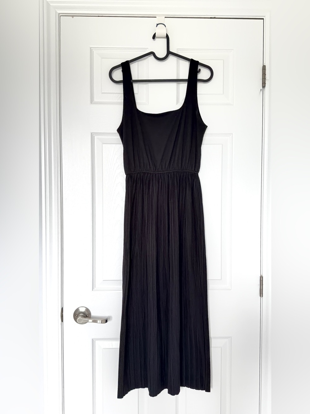 OAK + FORT Black Pleated Midi Dress
